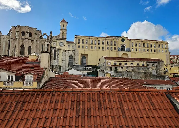 Rossio Vista Castelo, Santa Justa E Carmo アパート *